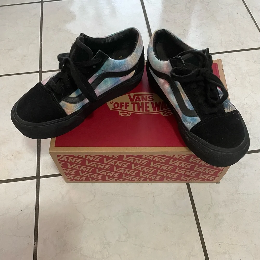 Platform Vans - Picture 1 of 5